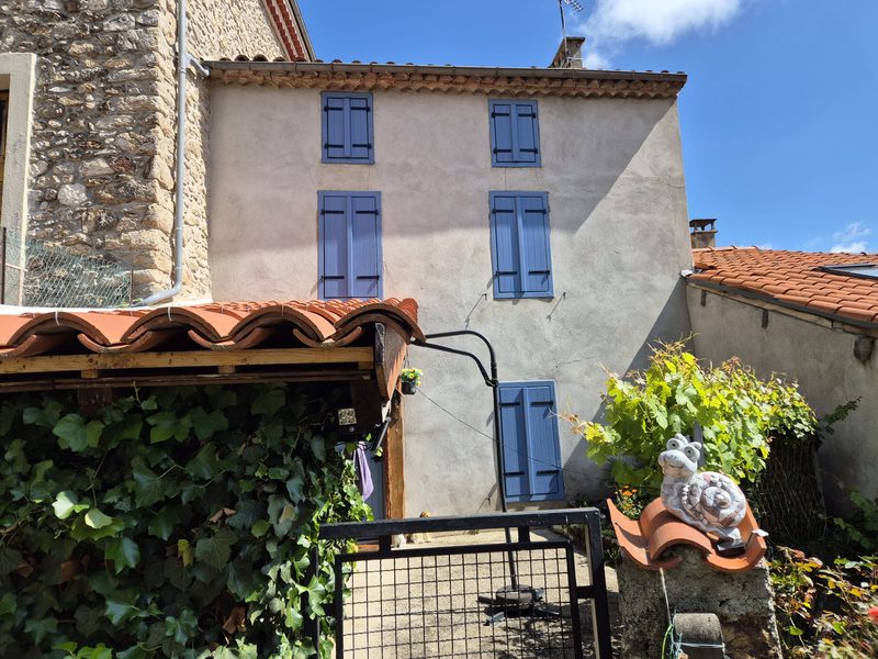 Volets bois bleus restaurés posés sur façade ancienne — D.M.S Lauragais